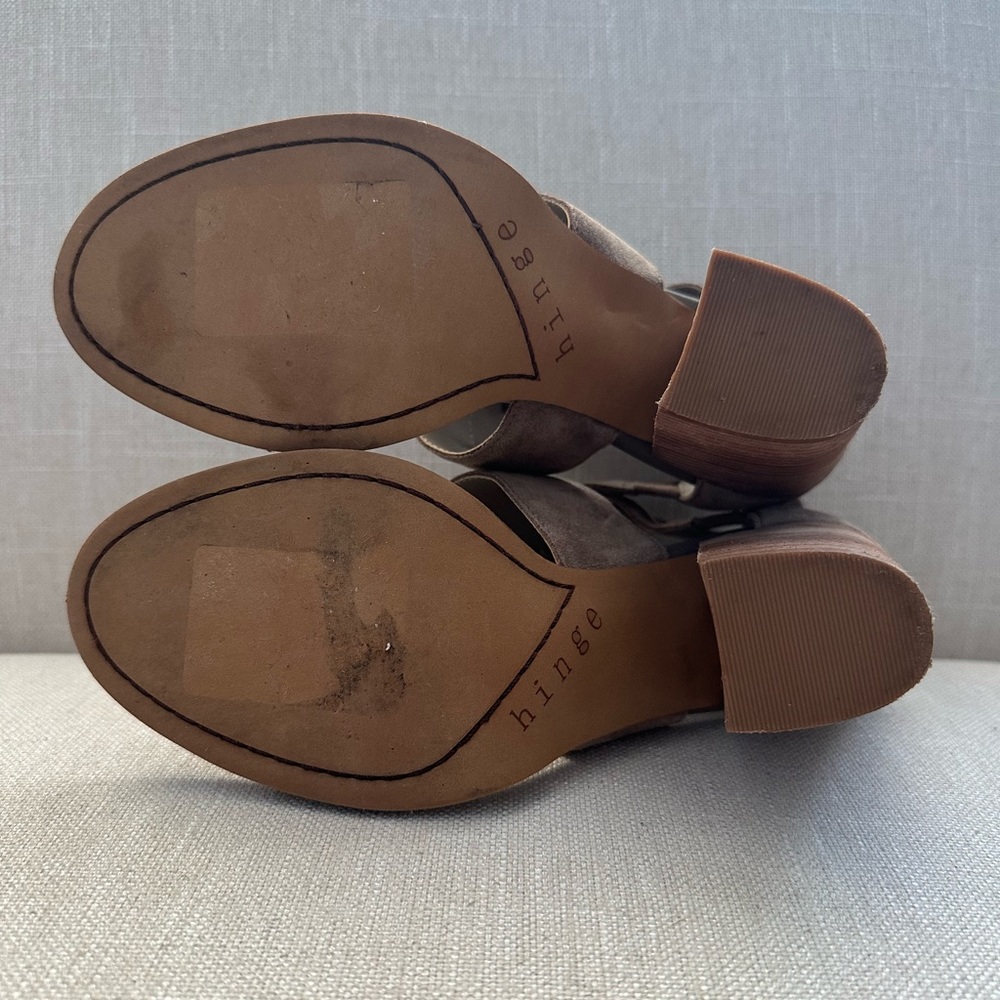 Hinge Taupe Suede Heeled Sandals - Size 7.5 - Picture 9 of 11